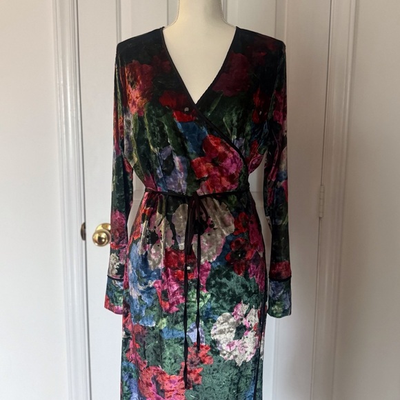 “ZARA” Floral Velvet Wrap Kimono Dress - Picture 8 of 16